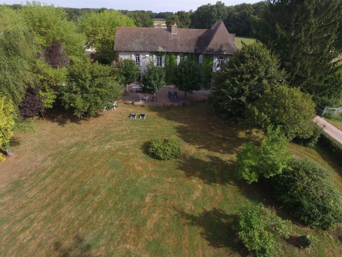 לינה וארוחת בוקר Montbeugny Le Domaine Du Mijarnier מראה חיצוני תמונה